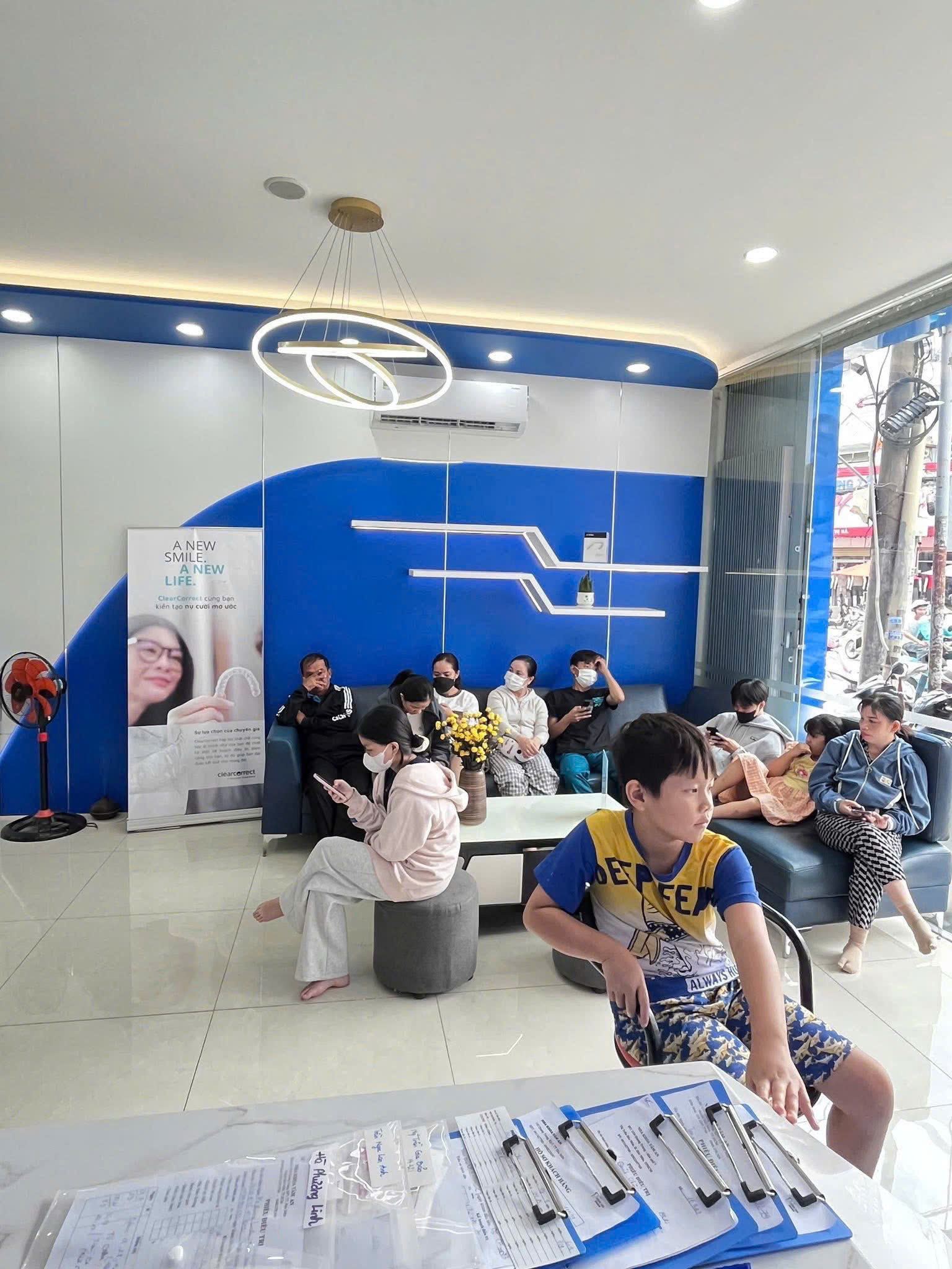 Phòng khám đông khách thực tế